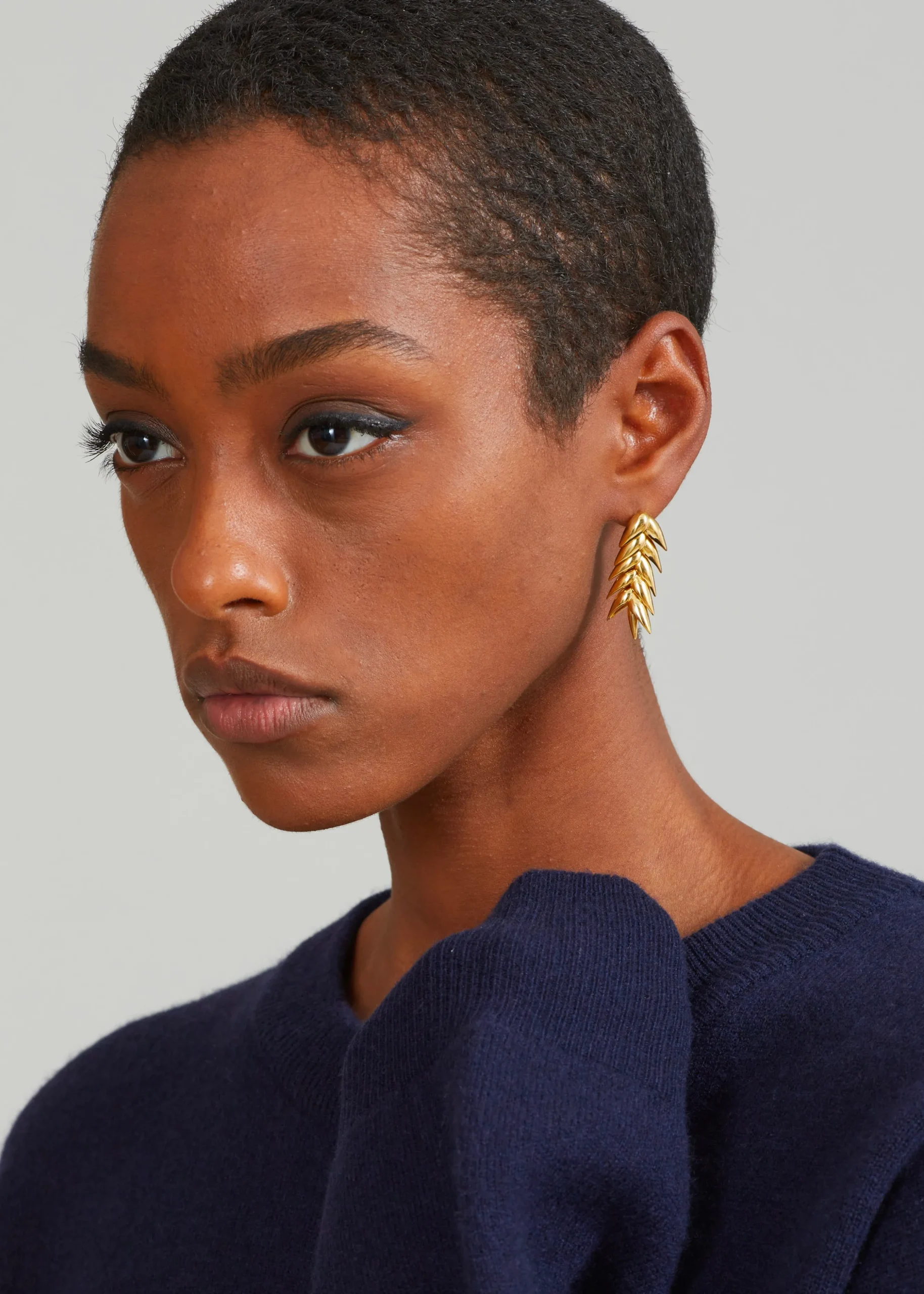 Bevza Spikelet Short Earrings