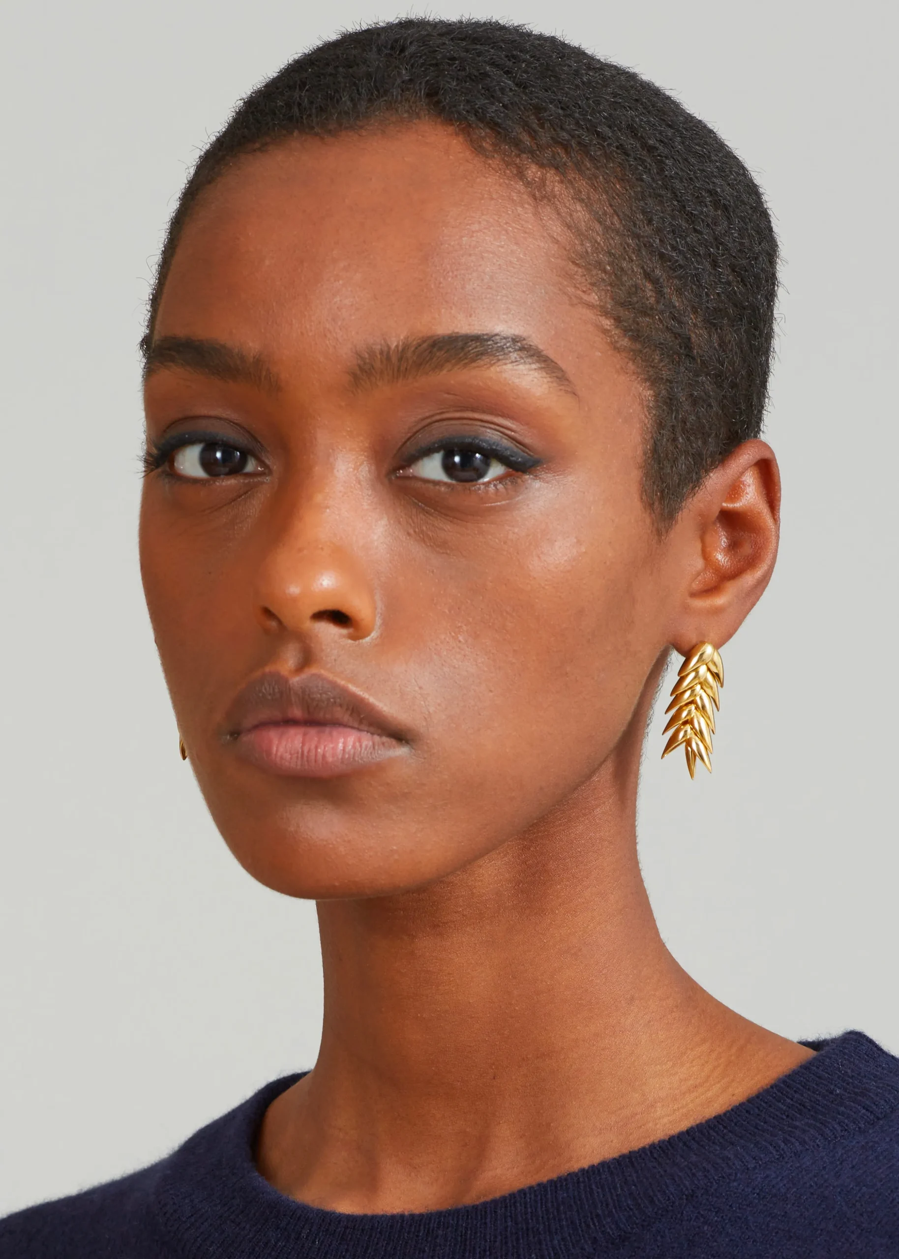Bevza Spikelet Short Earrings