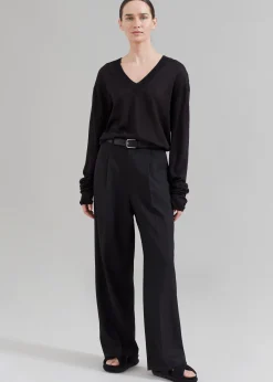 Juro V-Neck Knit