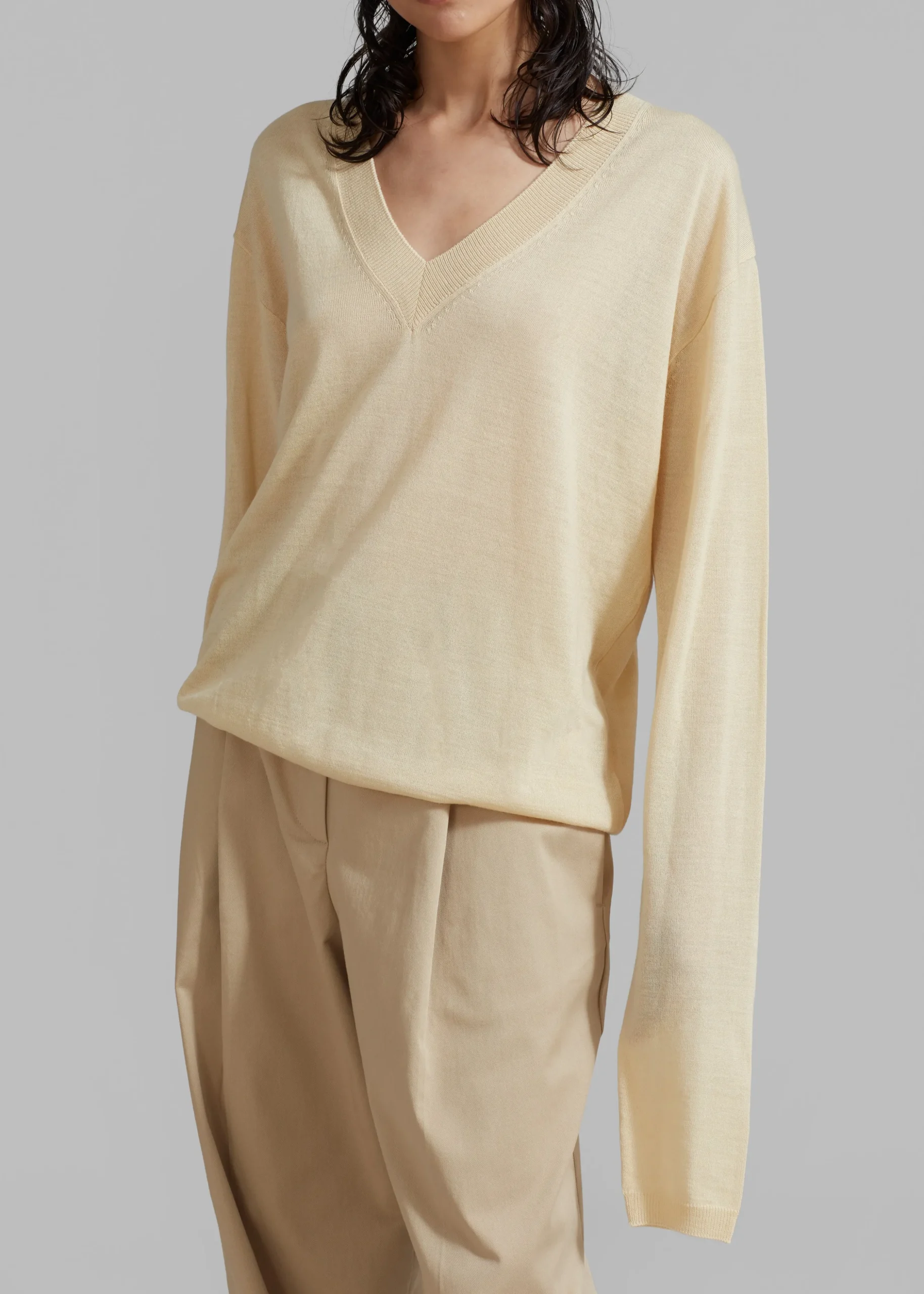 Juro V-Neck Knit