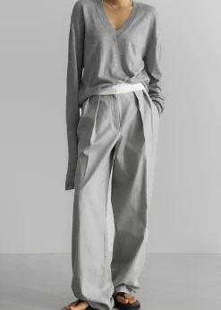 Juro V-Neck Knit