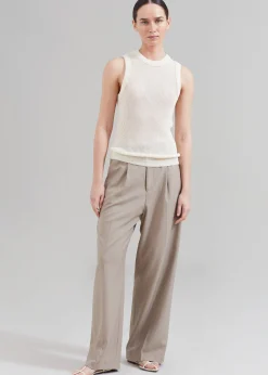 Low Classic Resort Sleeveless Top