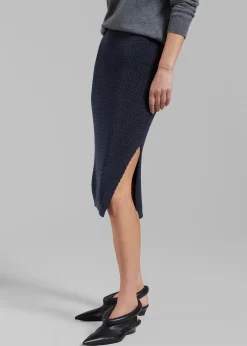 Low Classic Side Slit Knit Skirt