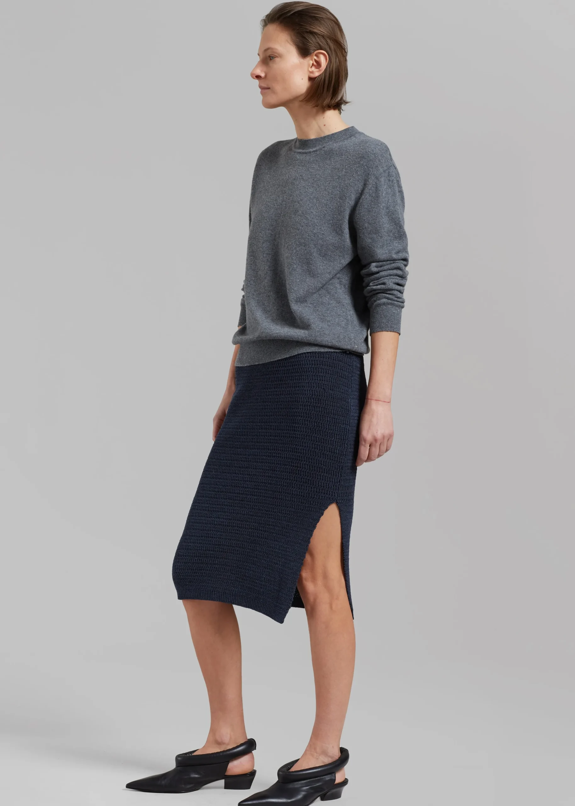 Low Classic Side Slit Knit Skirt