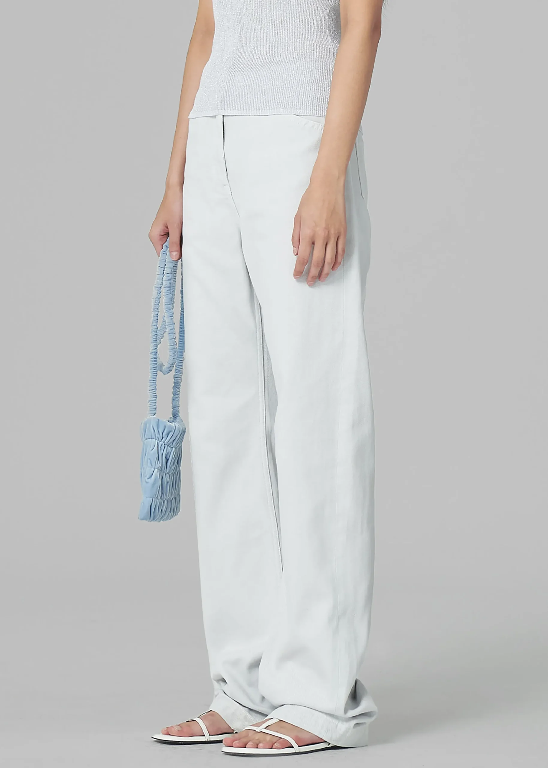 Low Classic Straight Fit Jeans