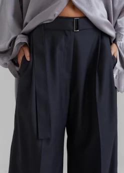 Lyxe Belted Pants